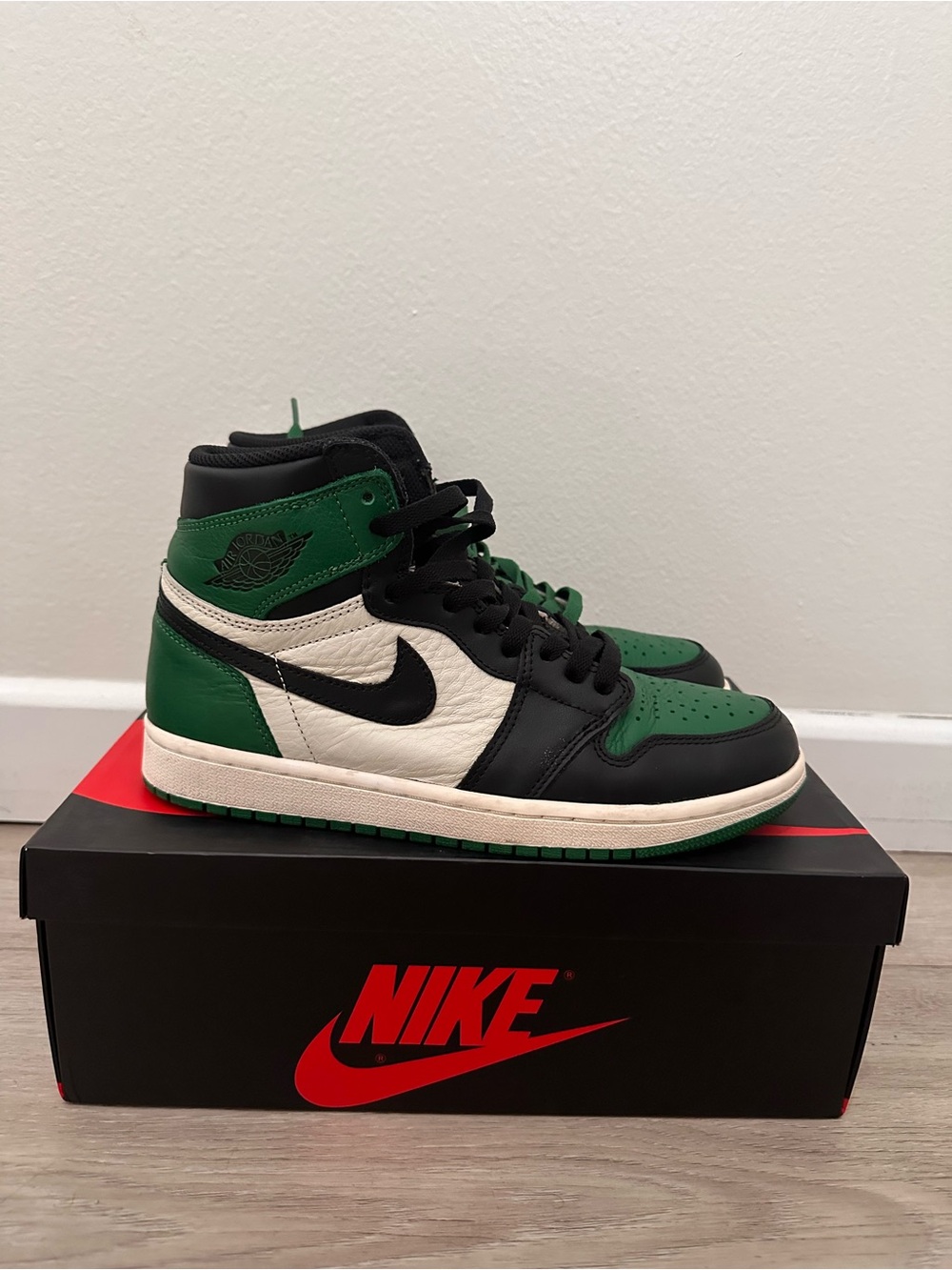 Nike Air Jordan 1 High Retro Pine Green - Men's Sneakers
